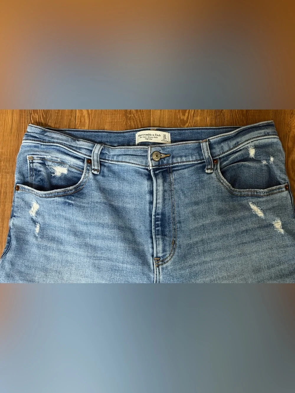 Women’s Abercrombie & Fitch Jeans - Size 14R - Distressed - Super Skinny Ankle